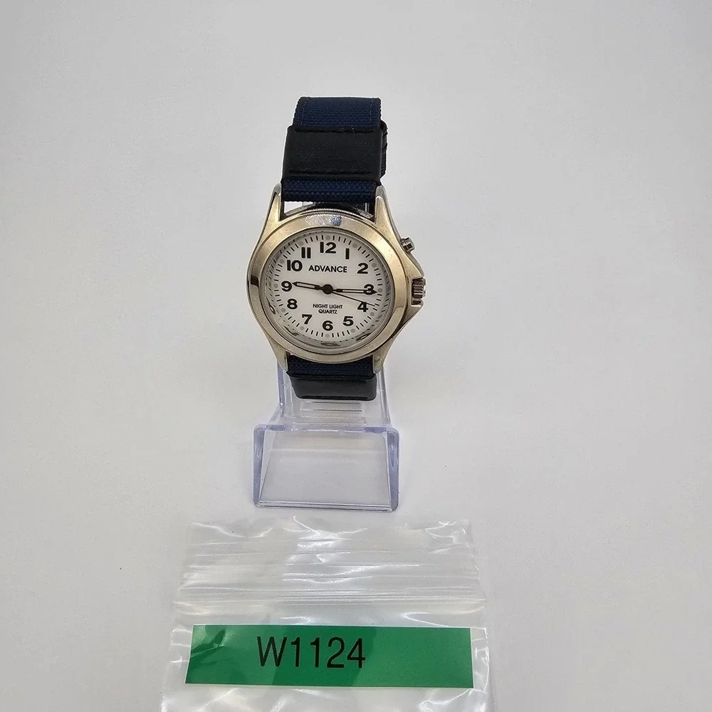 Advance Men Watch 40MM White Dial Blue Canvas Bands NewBattery LIGHT NOT WORKING